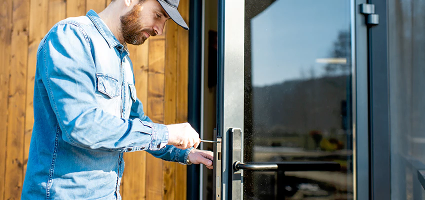 Frameless Glass Storefront Door Locks Replacement in Jacksonville, FL