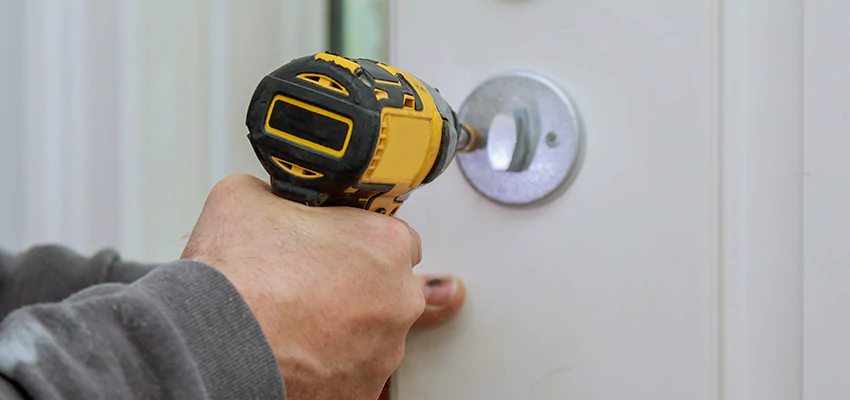 Street Locksmith For Smart Lock Repair in Jacksonville, FL